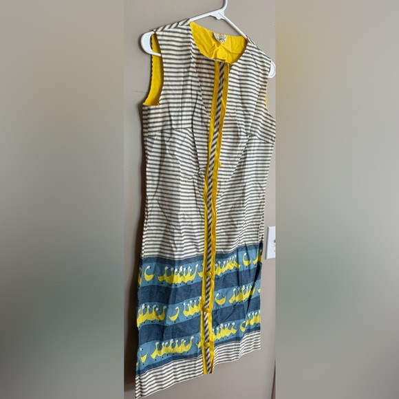 don about Dresses & Skirts - Vintage 70's DON-ABOUT Parade of Yellow DUCKS Dress  Size M